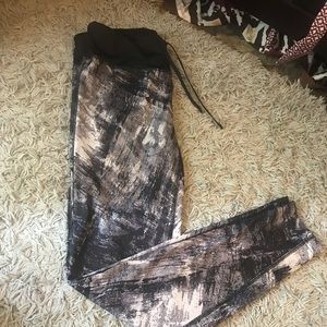 Danskin now fitted athletic leggings